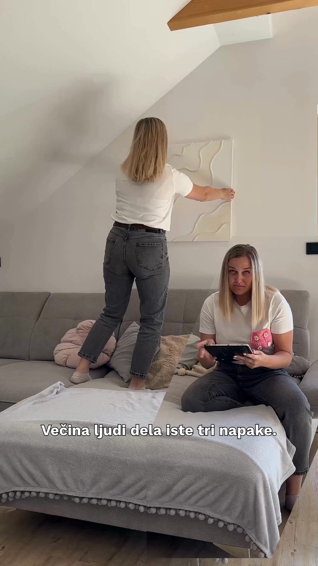 FAVI.si Facebook ad: Hitro in enostavno iskanje pohištva