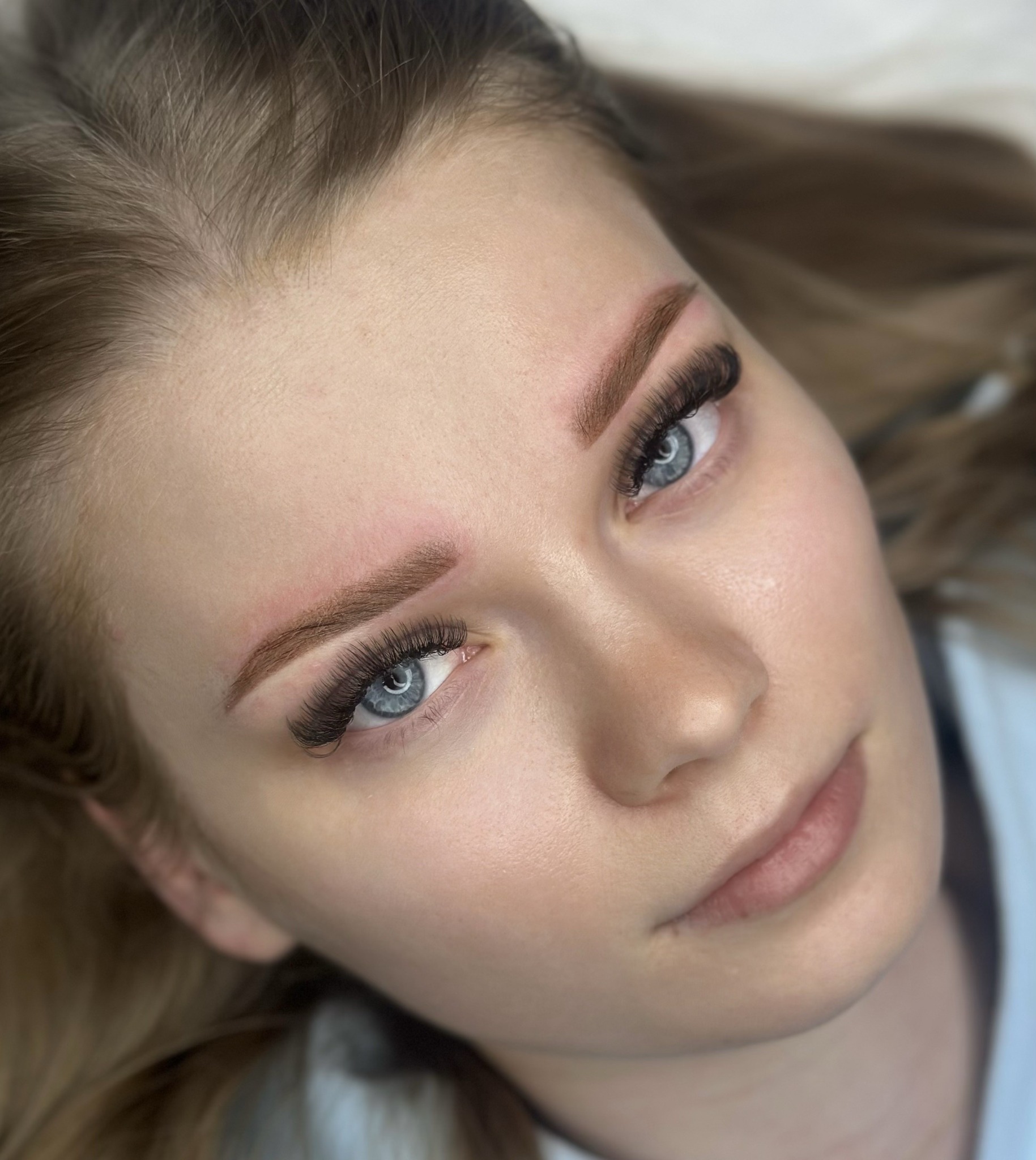 BROWS&BEAUTY - Julia Tarnowska PMU Artist Facebook ad: Czatuj z nami