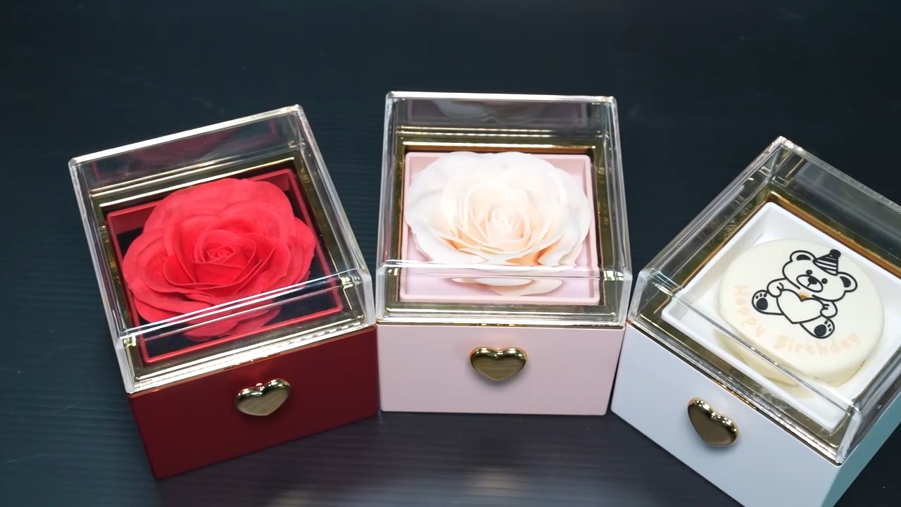 Sunshinepackaging Facebook ad: More Than a Jewelry Box, A Little Surprise Inside!