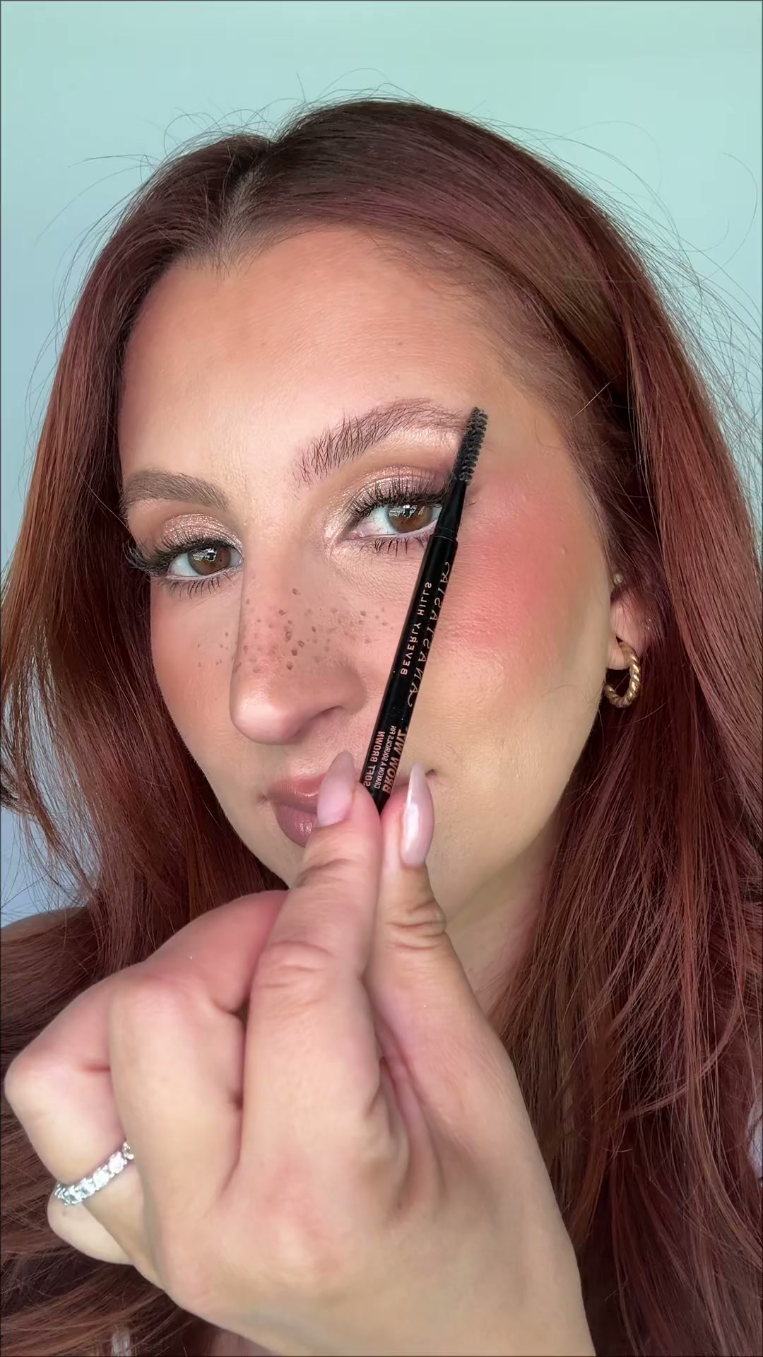 Anastasia Beverly Hills Facebook ad: Precisione iconica