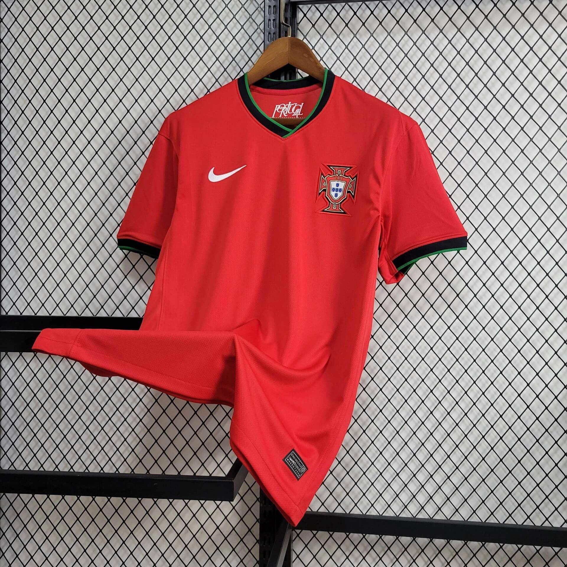 Tus Camisetas CL Facebook ad: Si el fútbol es parte de tu vida…