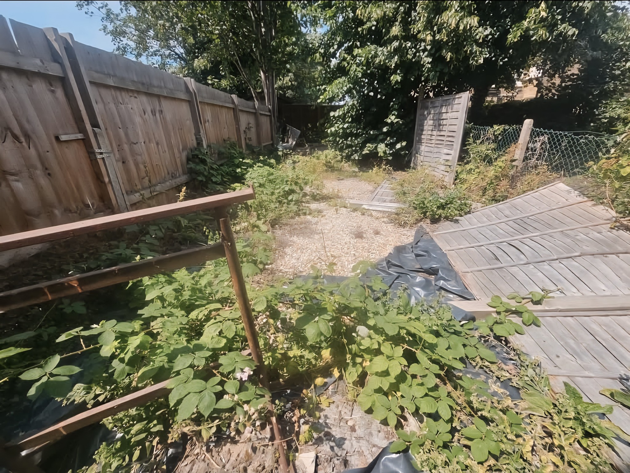 Gareth Howells Home and Garden Maintenance Facebook ad: BEFORE AND AFTER ALERT