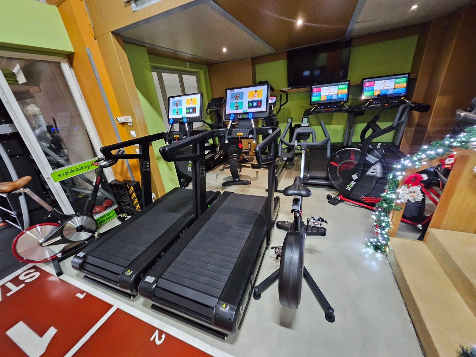 Luxury Fitness Equipment Facebook ad: Θέλεις να στήσεις ή να αναβαθμίσεις το γυμναστήριό…