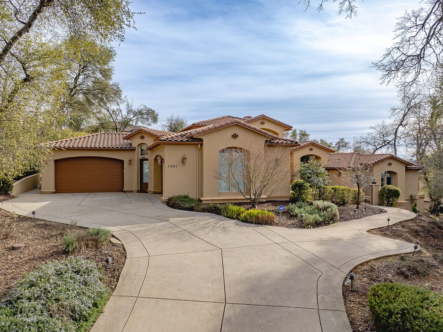 Cliff Stanwick Real Estate Facebook ad: 3847 Greenview Dr, El Dorado Hills, CA 95762 | Zillow