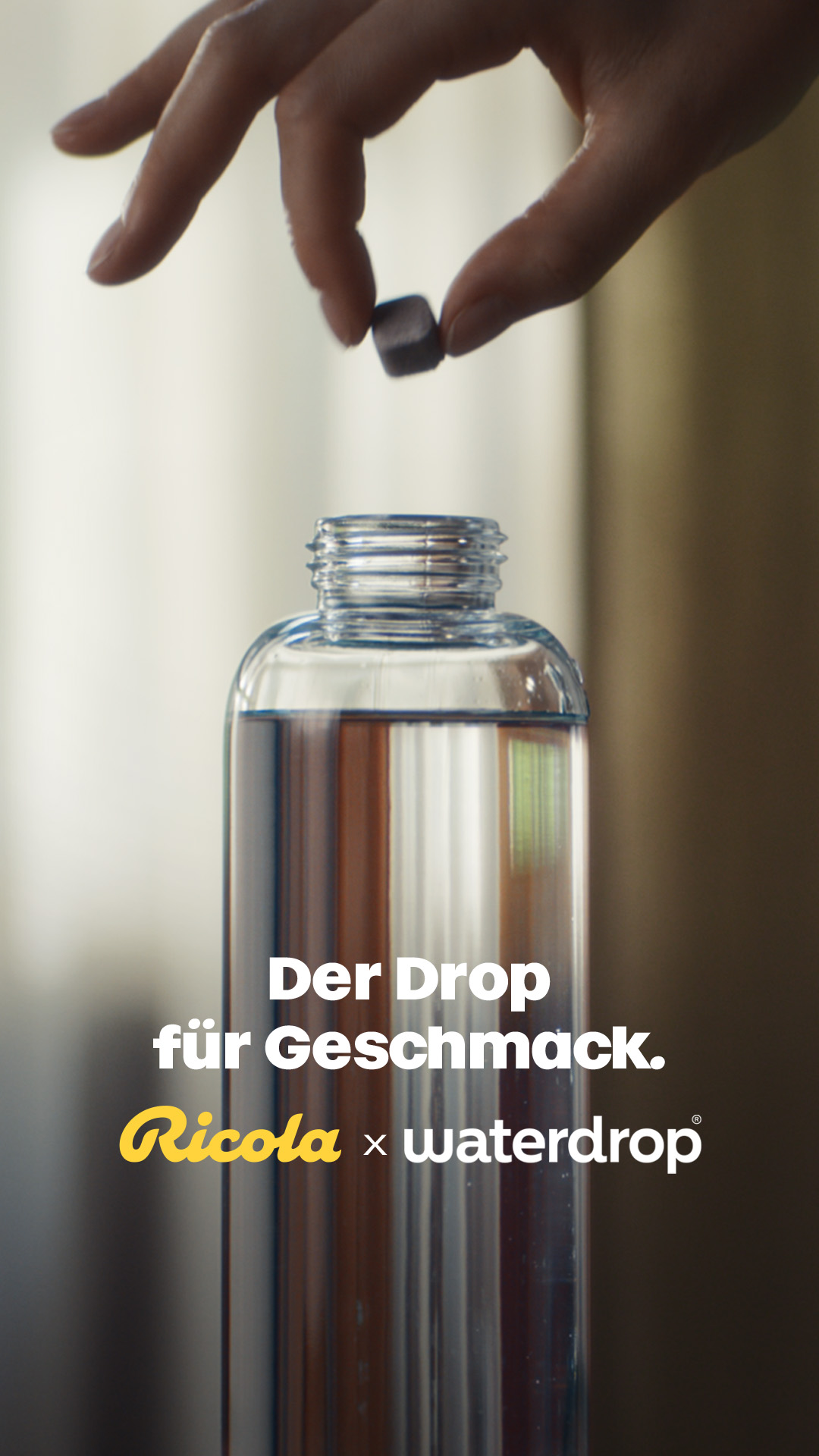 Ricola Facebook ad: Folge deinem Durst - Ricola Drink Cubes verfeinern…