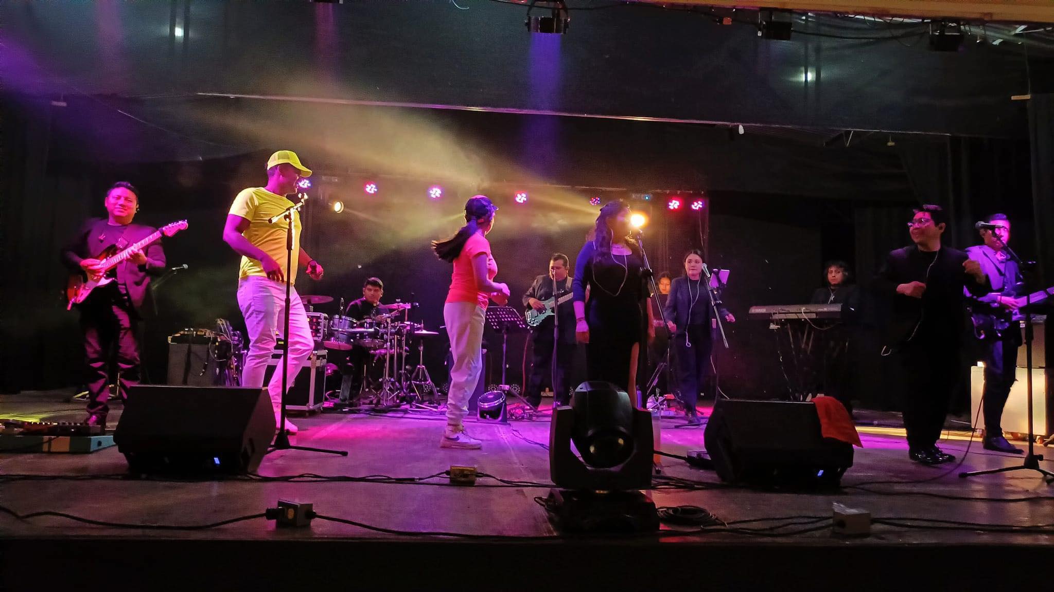 Oficial AMVanguardia Facebook ad: Es una empresa musical con más de 17…