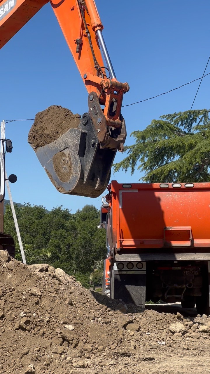 Grizzly Demolition & Excavation Facebook ad: Doosan DX225-LC putting in work on top of…