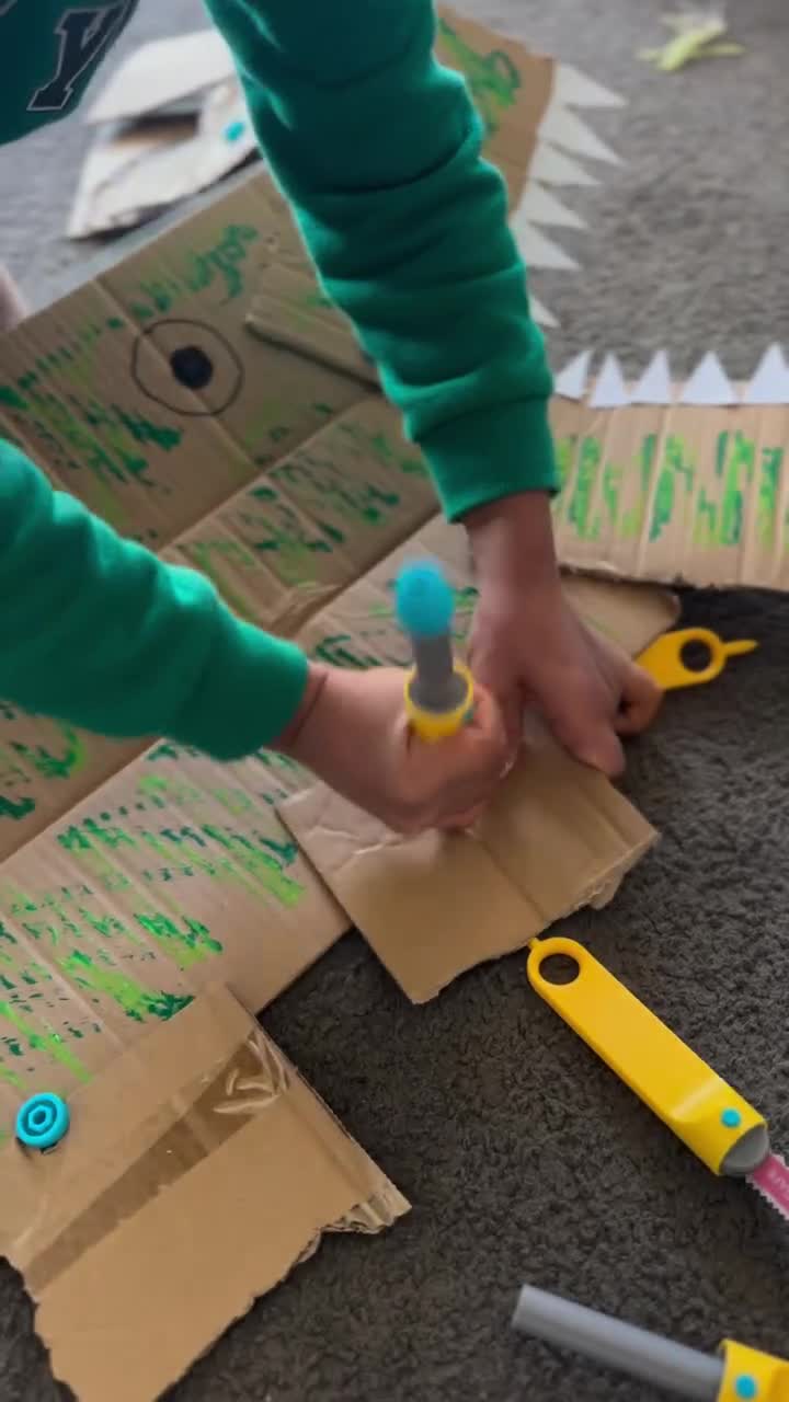 Makedo Facebook ad: Tools. For Kids. For Cardboard