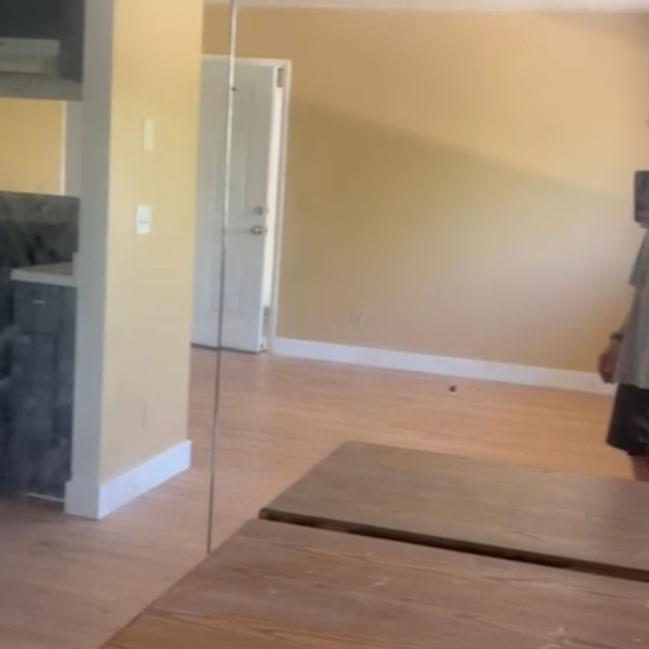 Himanshu Chopra Facebook ad: 2 Beds 1 Bath Apartment