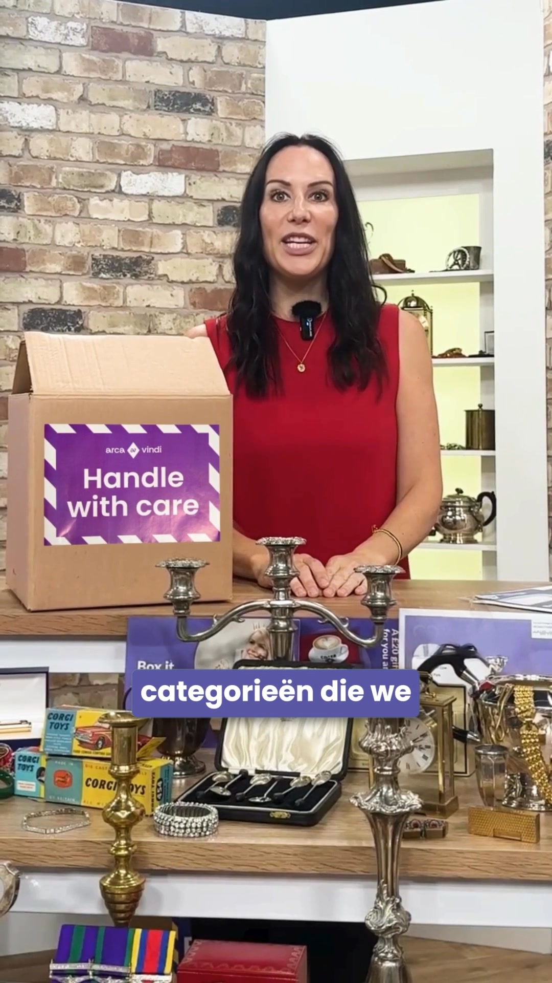 Arcavindi Facebook ad: Klik hier om alle spullen te zien die we kopen