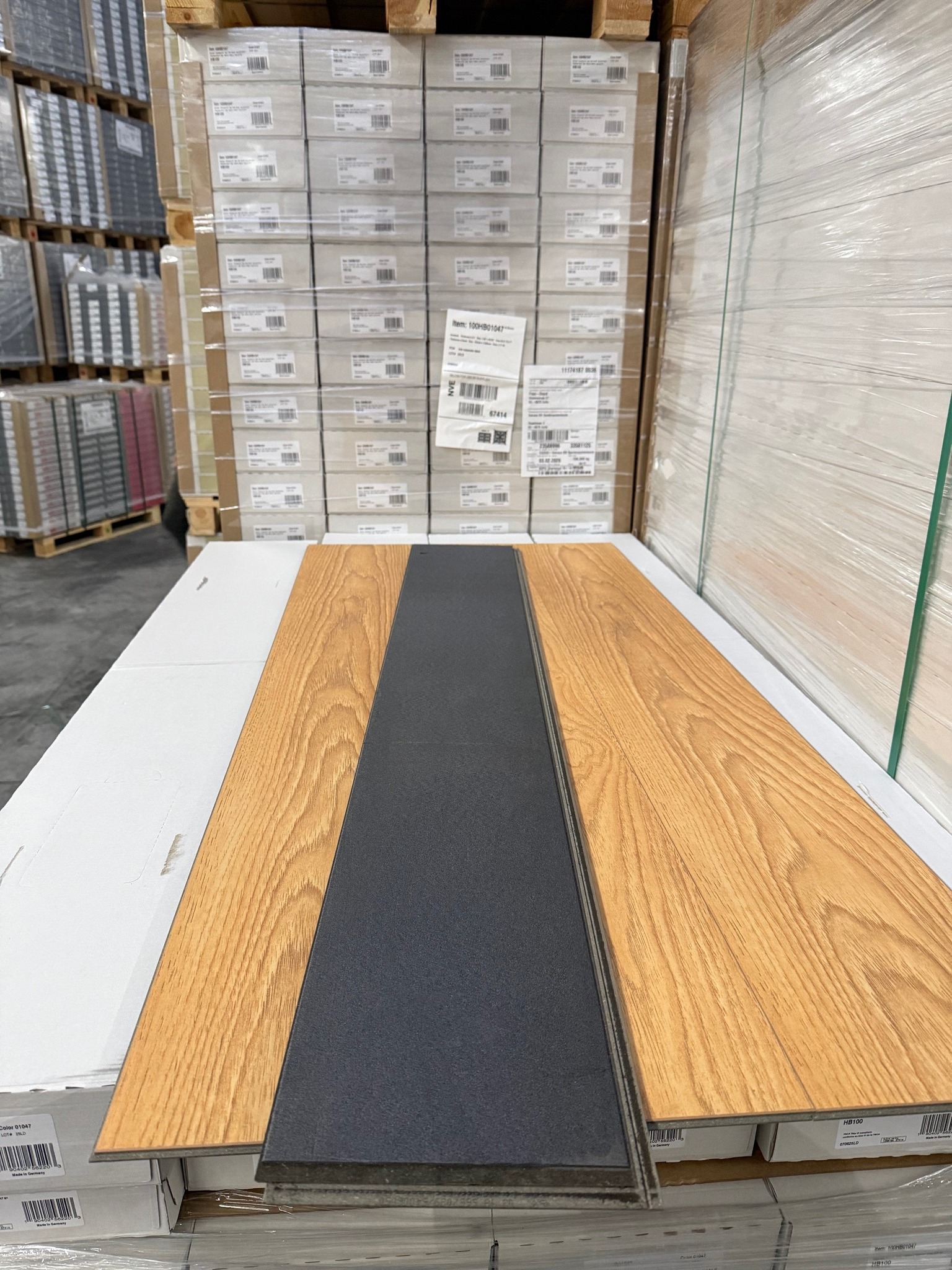 Floor-Depot Facebook ad: VOILÀ POURQUOI LES CLIENTS CHOISISSENT FLOOR-DEPOT