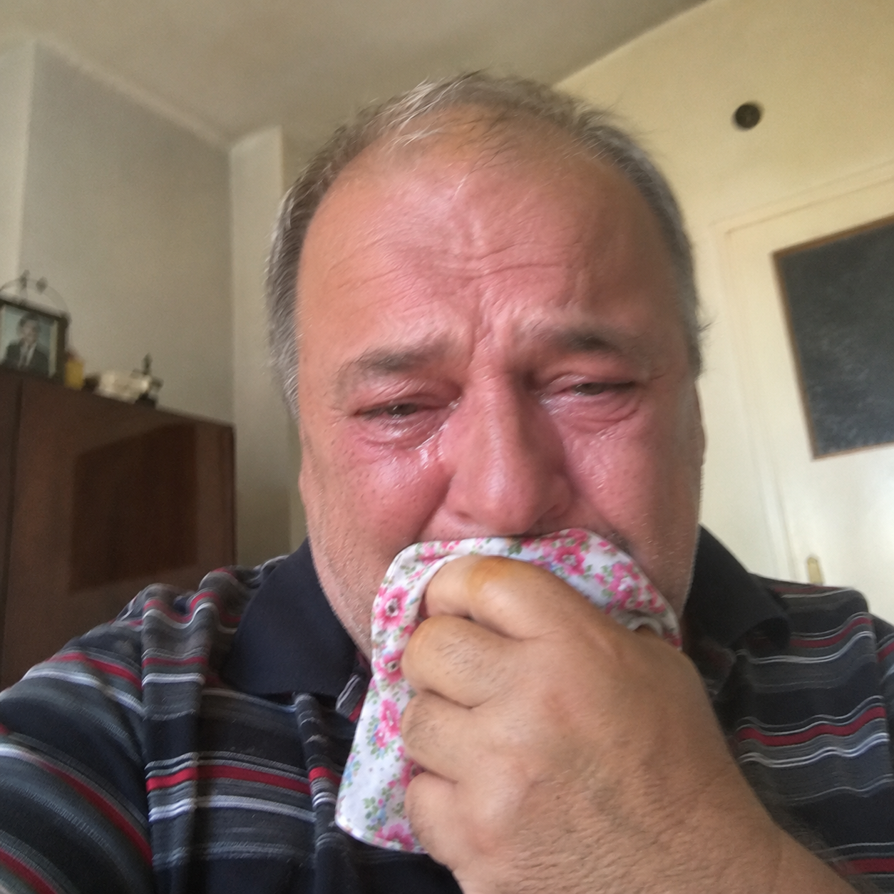Grandma's Notebook Facebook ad: W wieku 73 lat kolana znowu nie bolą