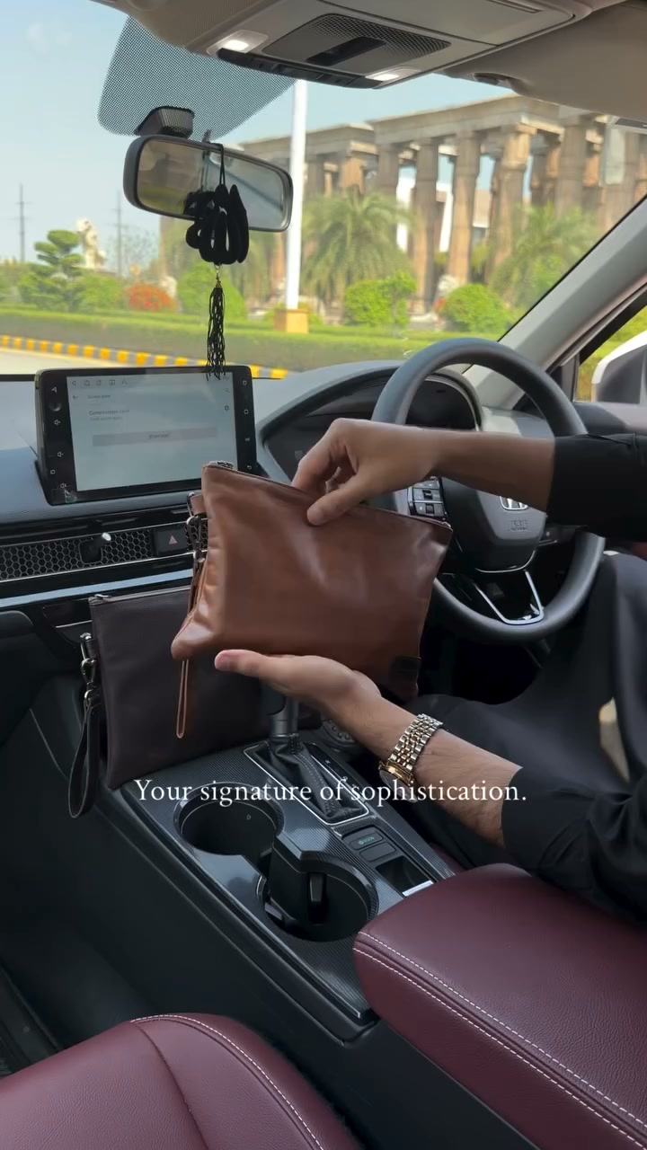 LeatherLush.com Facebook ad: ๐๐ซ๐๐ฆ๐ข๐ฎ๐ฆ ๐๐๐ง๐ฎ๐ข๐ง๐ ๐๐๐๐ญ๐ก๐๐ซโฆ