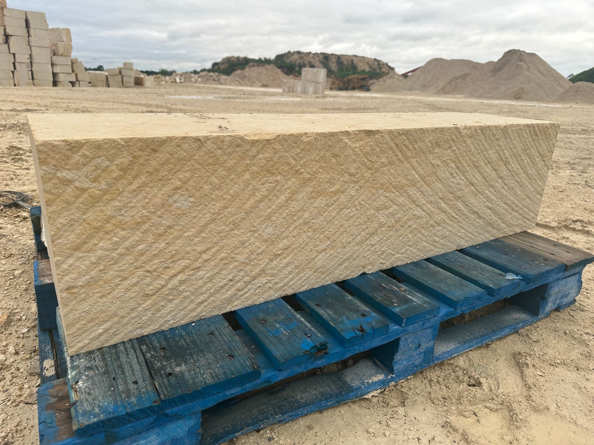 Joseph Reavis Facebook ad: 1x1x4 Cream Vermeer German Sawn Face Retaining Wall Quarry…