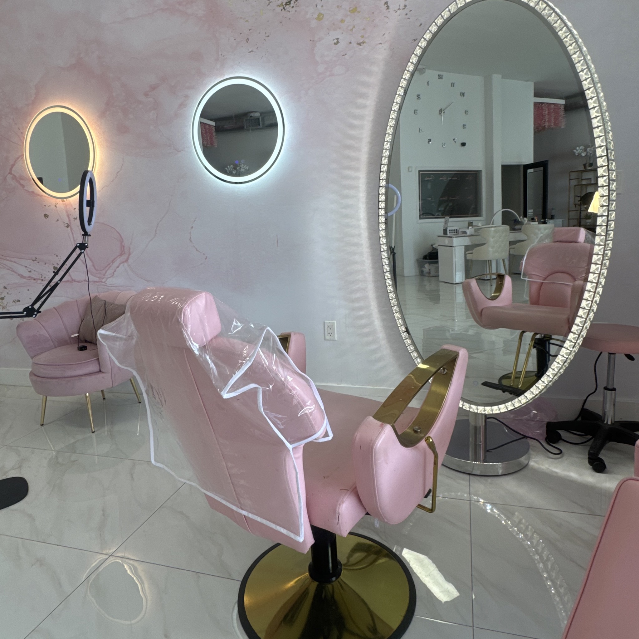 Valash Beauty cejas y pestañas Facebook ad from Apr 19, 2026