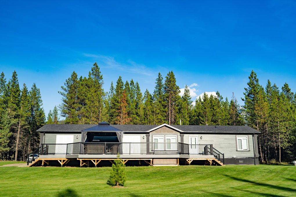 Jandel Homes Ltd. Facebook ad: Looking for a home that checks all the boxes?