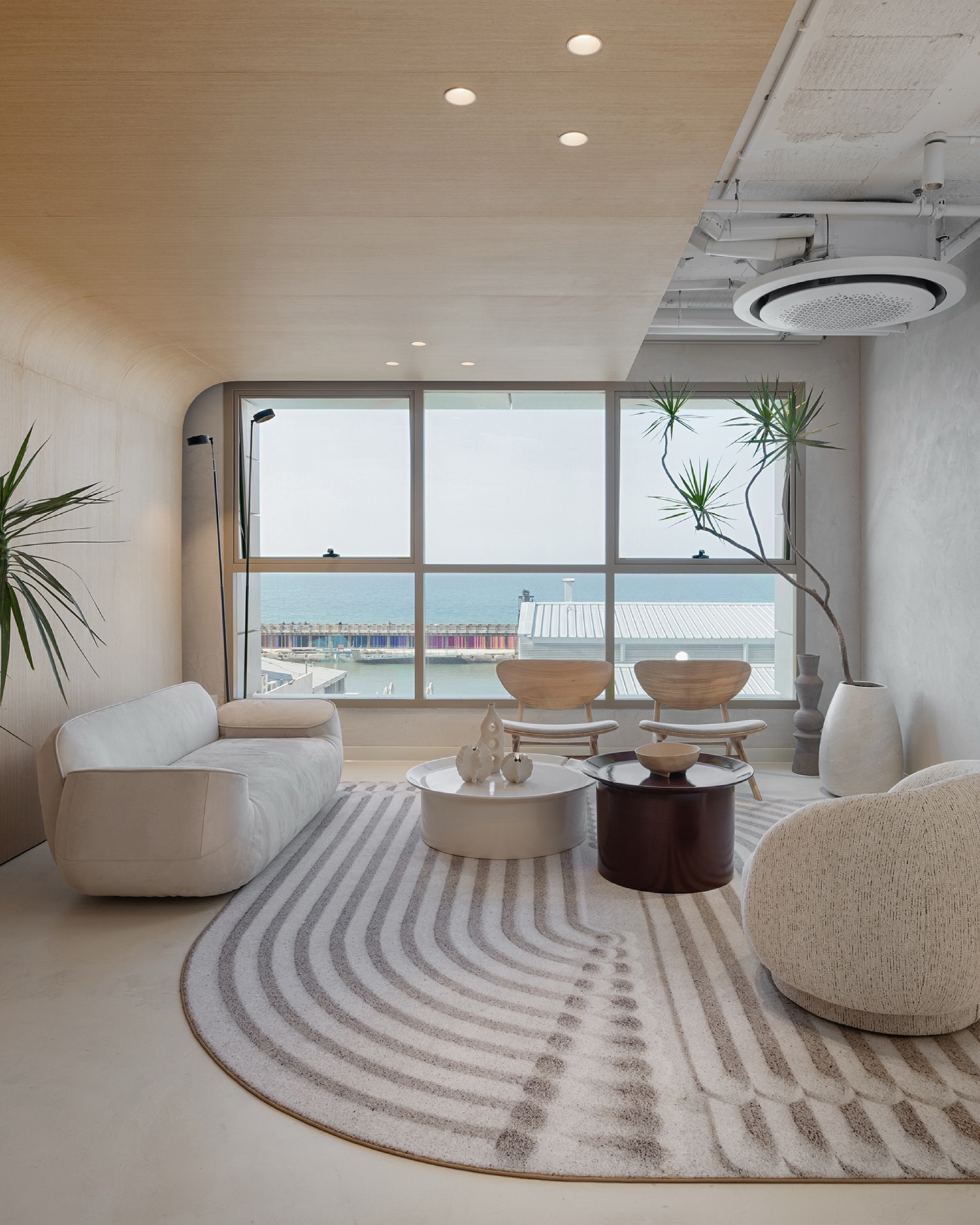 Tollman's Dot - טולמנ'ס דוט Facebook ad: Where architecture meets the horizon