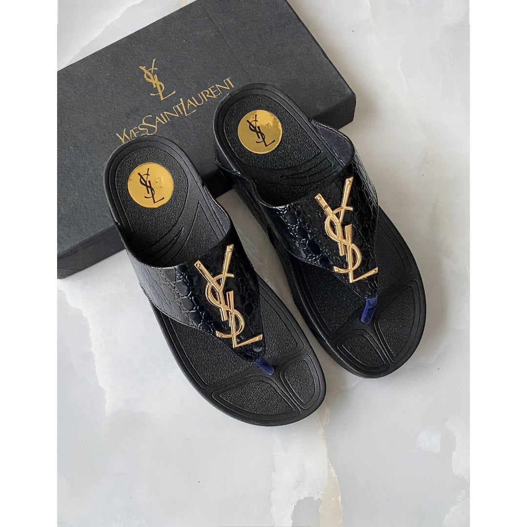 Bella Footwears Facebook ad: Get 30% OFF and elevate your fashion game…