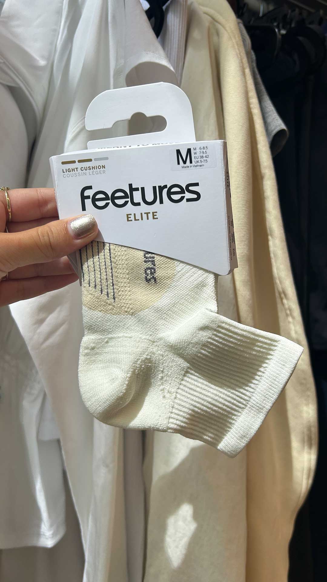 Feetures Facebook ad