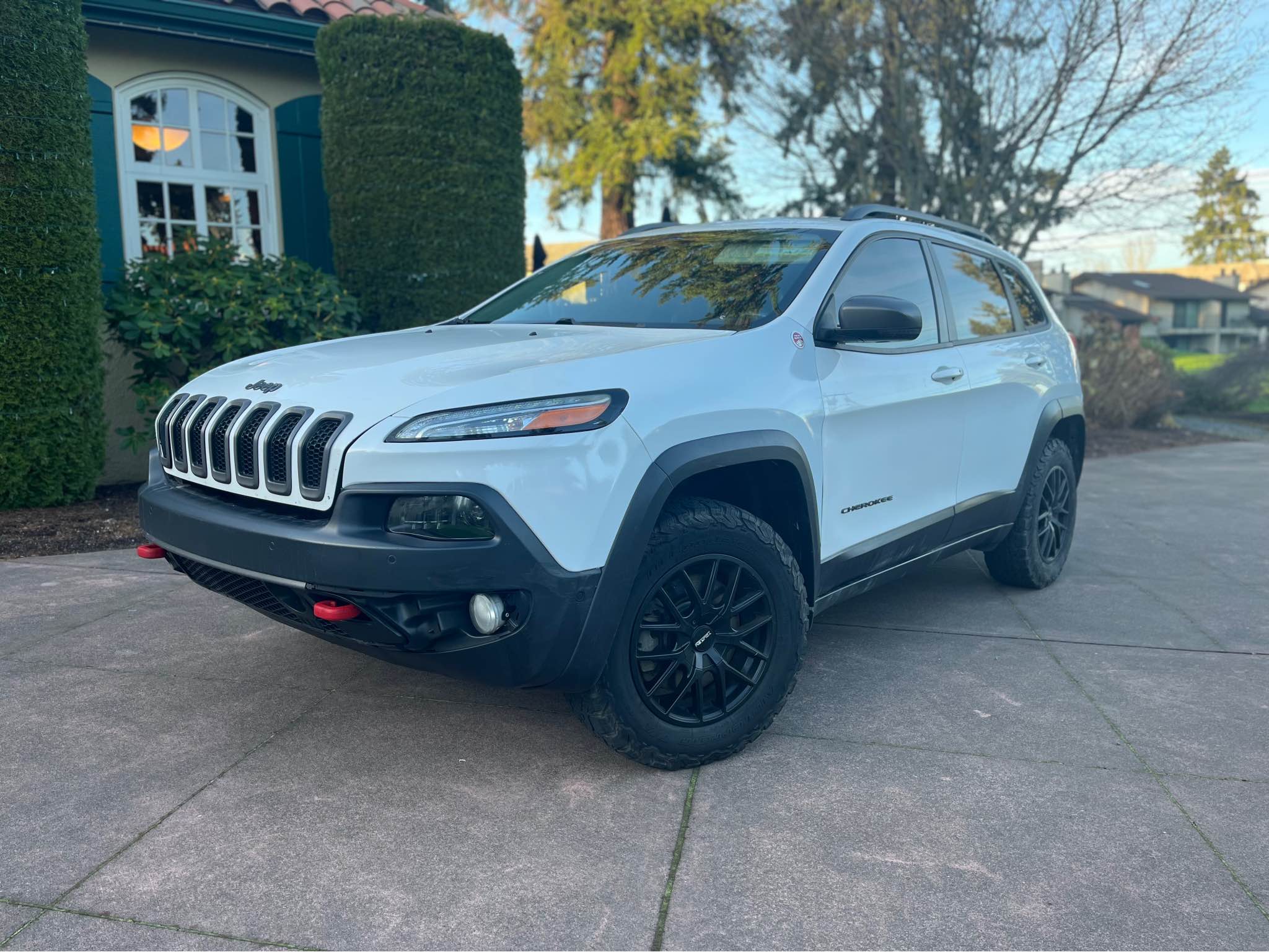 Sam Sam Facebook ad: 2016 Jeep Cherokee TrailHawk Sport Utility 4D