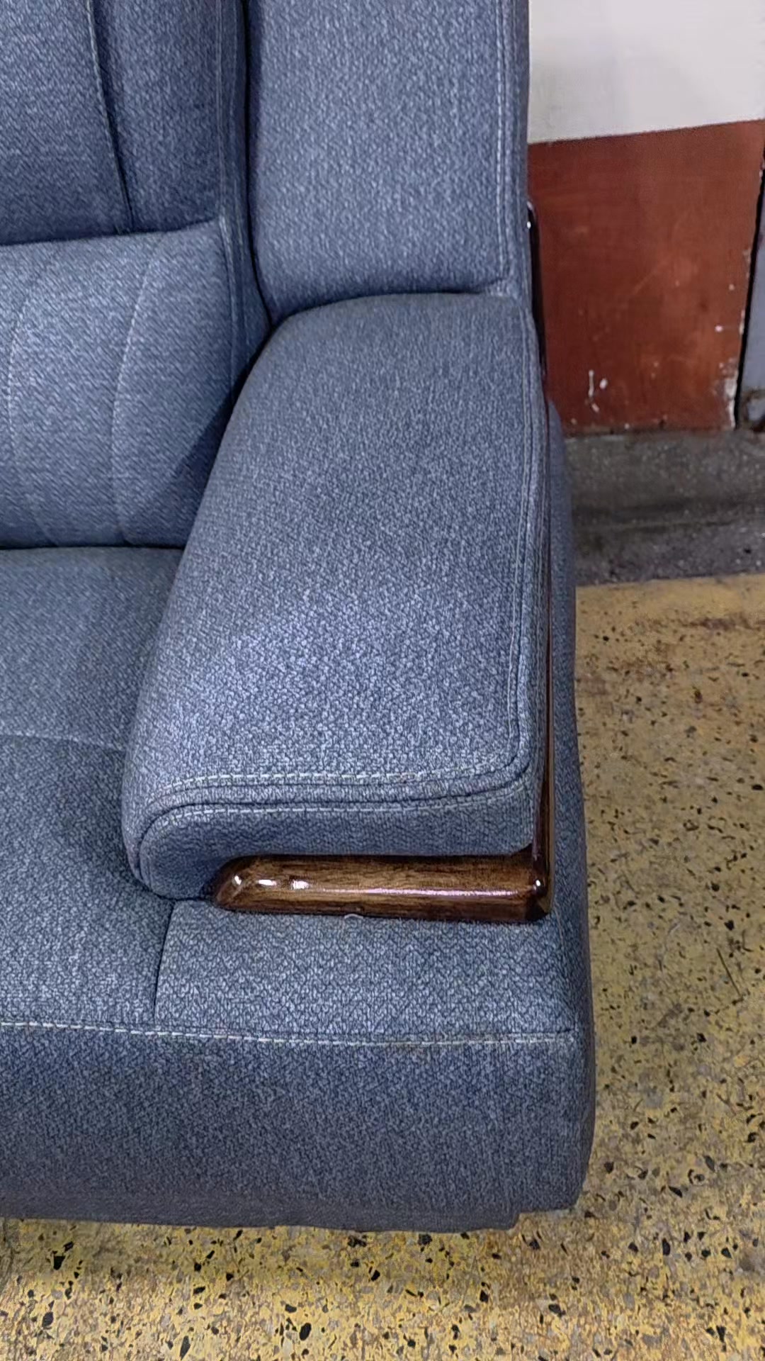 Stapem Furniture Ngara Facebook ad: 7 seater kes 120,000