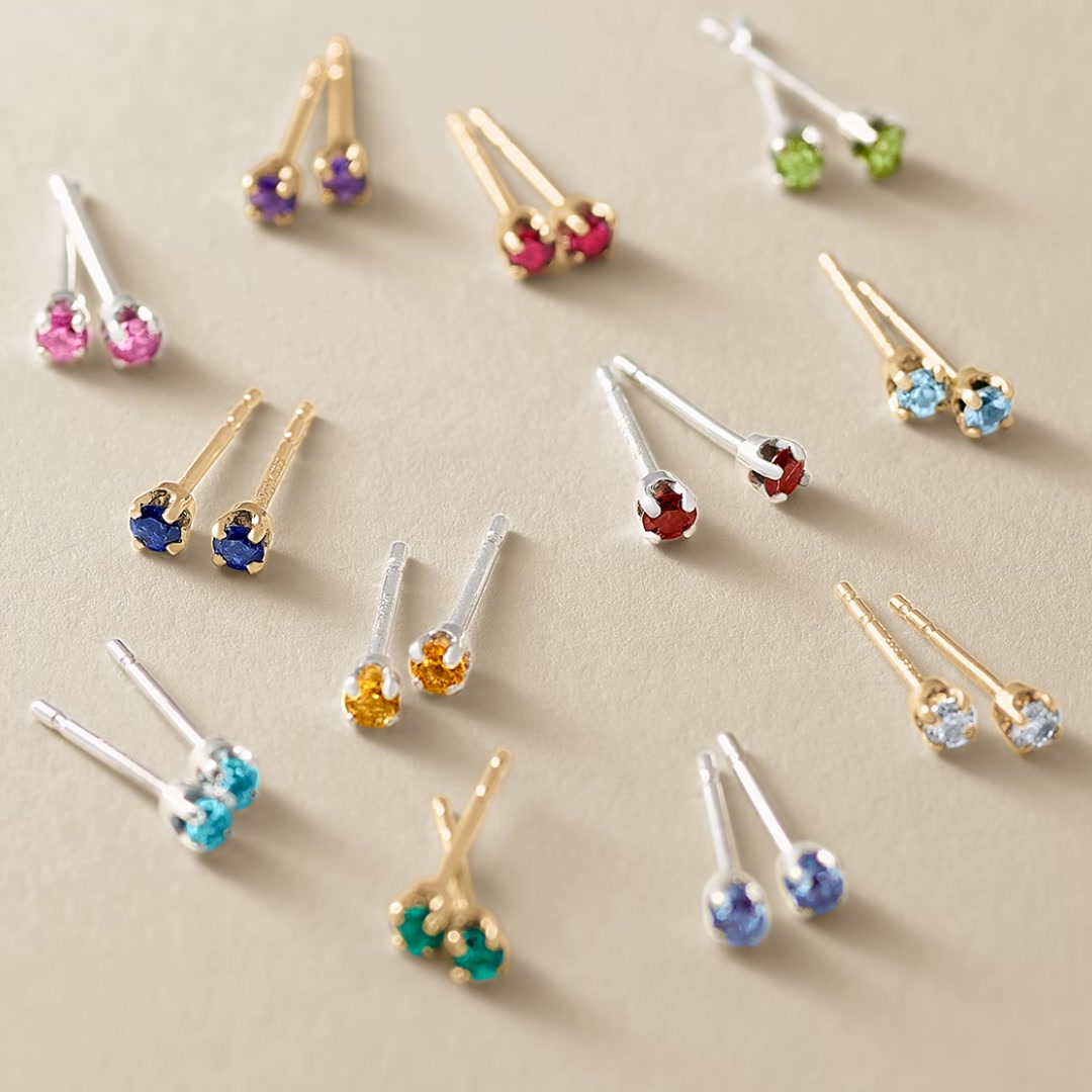 James Avery Artisan Jewelry Facebook ad from May 12, 2026