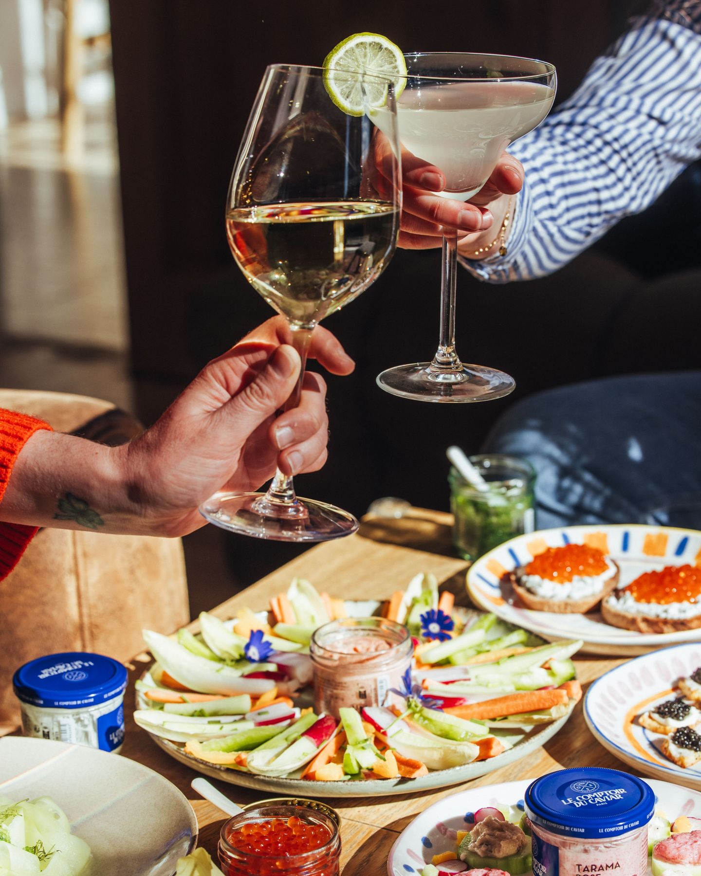 Le Comptoir du Caviar Facebook ad: Trinquer, picorer, recommencer.