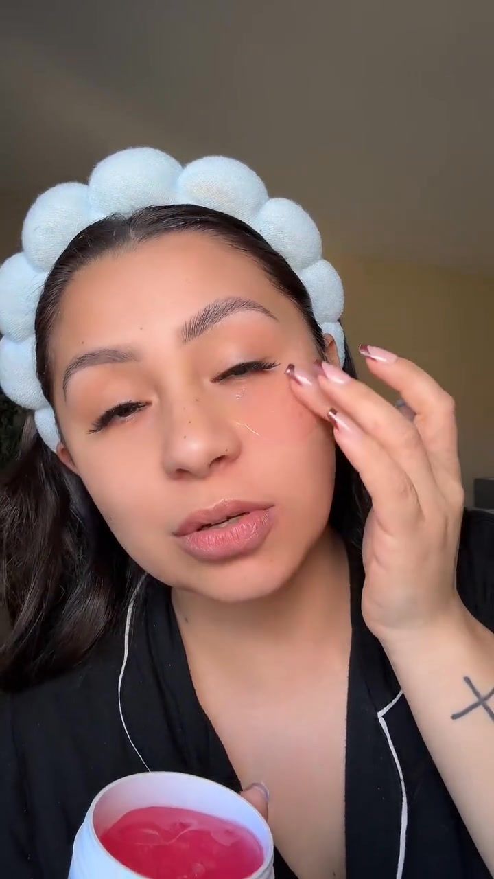 NuvaSkin Facebook ad: Hack your under-eyes.