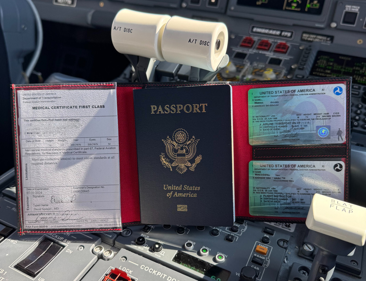 Zephyr Aviation Facebook ad: The Pilot’s Wallet, Perfected