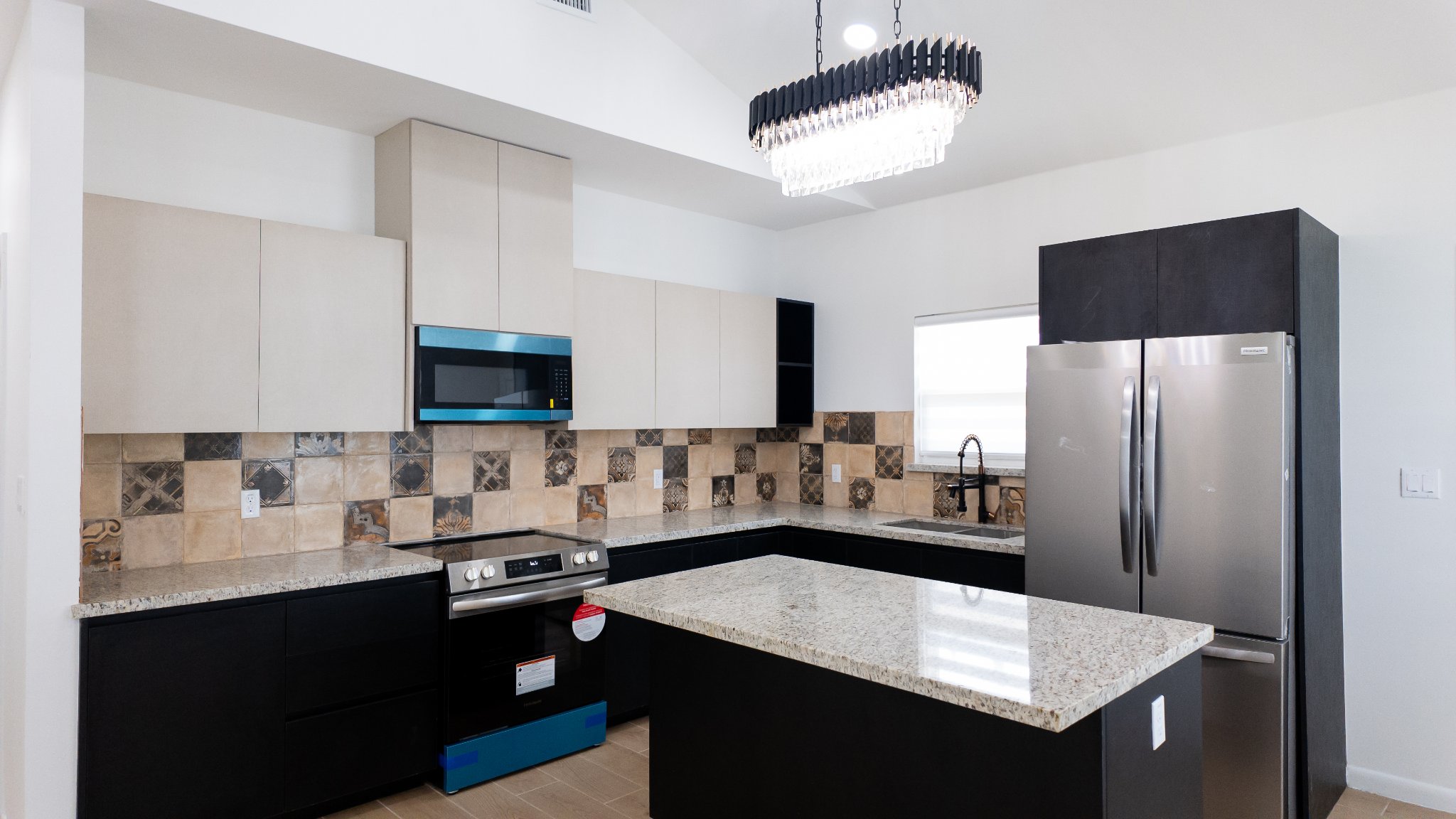 Hector J. Gonzalez Facebook ad: 3 Beds 2 Baths Apartment