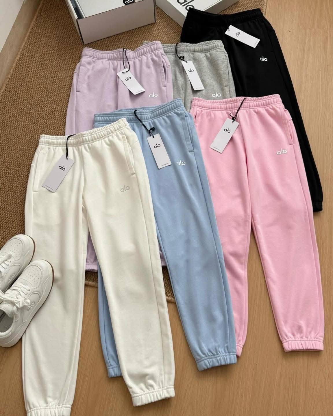 Pink.Arabia Facebook ad: Elo Jogger