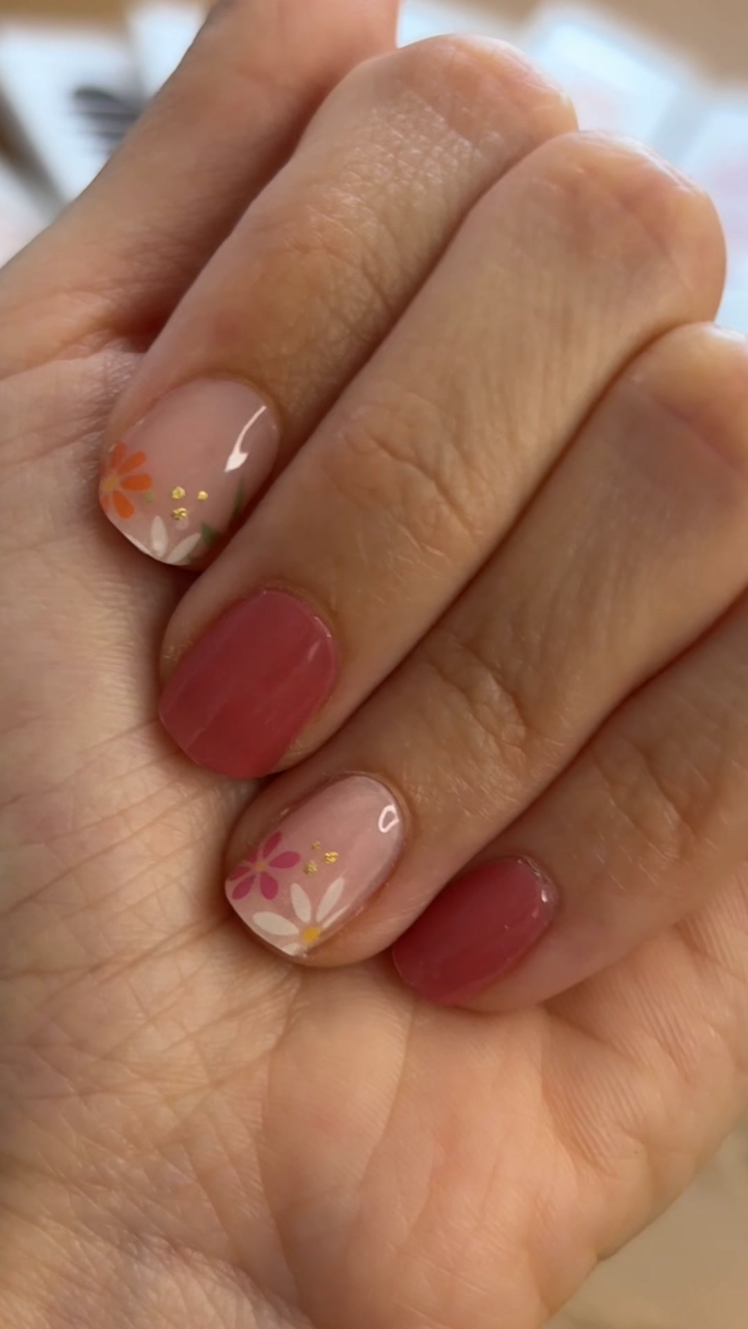 Maniko Nails Facebook ad: Vuoi unghie perfette? Prova Maniko