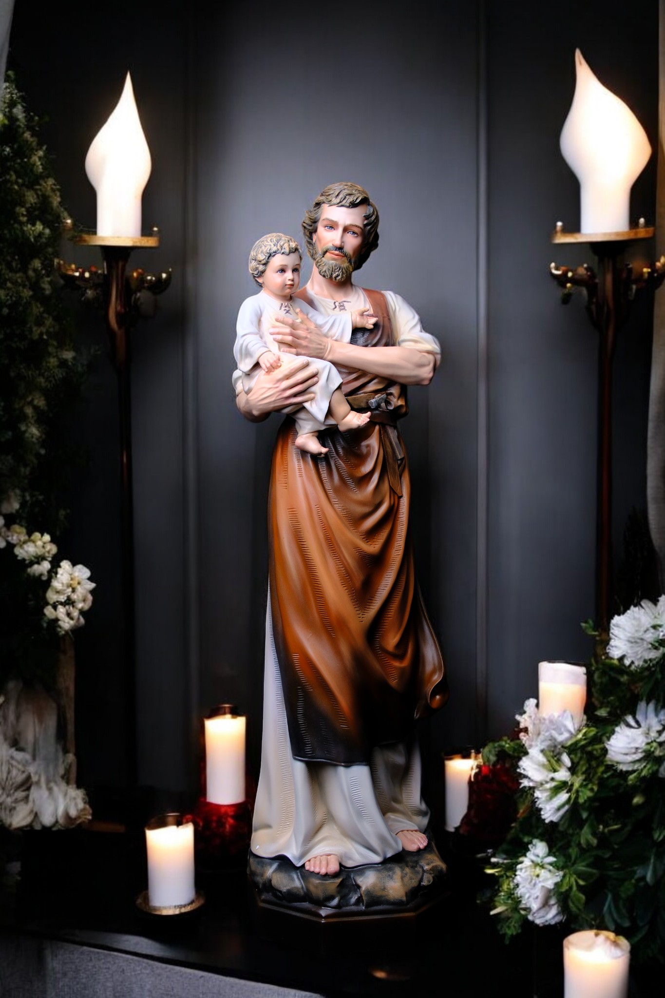 Catholic Art House Facebook ad: Saint Joseph Holding the Child Jesus, 73 cm…