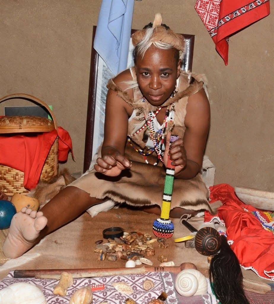 Maama Loveness silumesi the trandion healer Facebook ad: A SPELL CASTER MA'AMA LOVENESS,AND PAPA IS HERE…