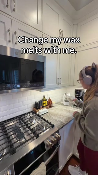 Mavwicks Fragrance LLC Facebook ad: Find Your Home’s Signature Scent