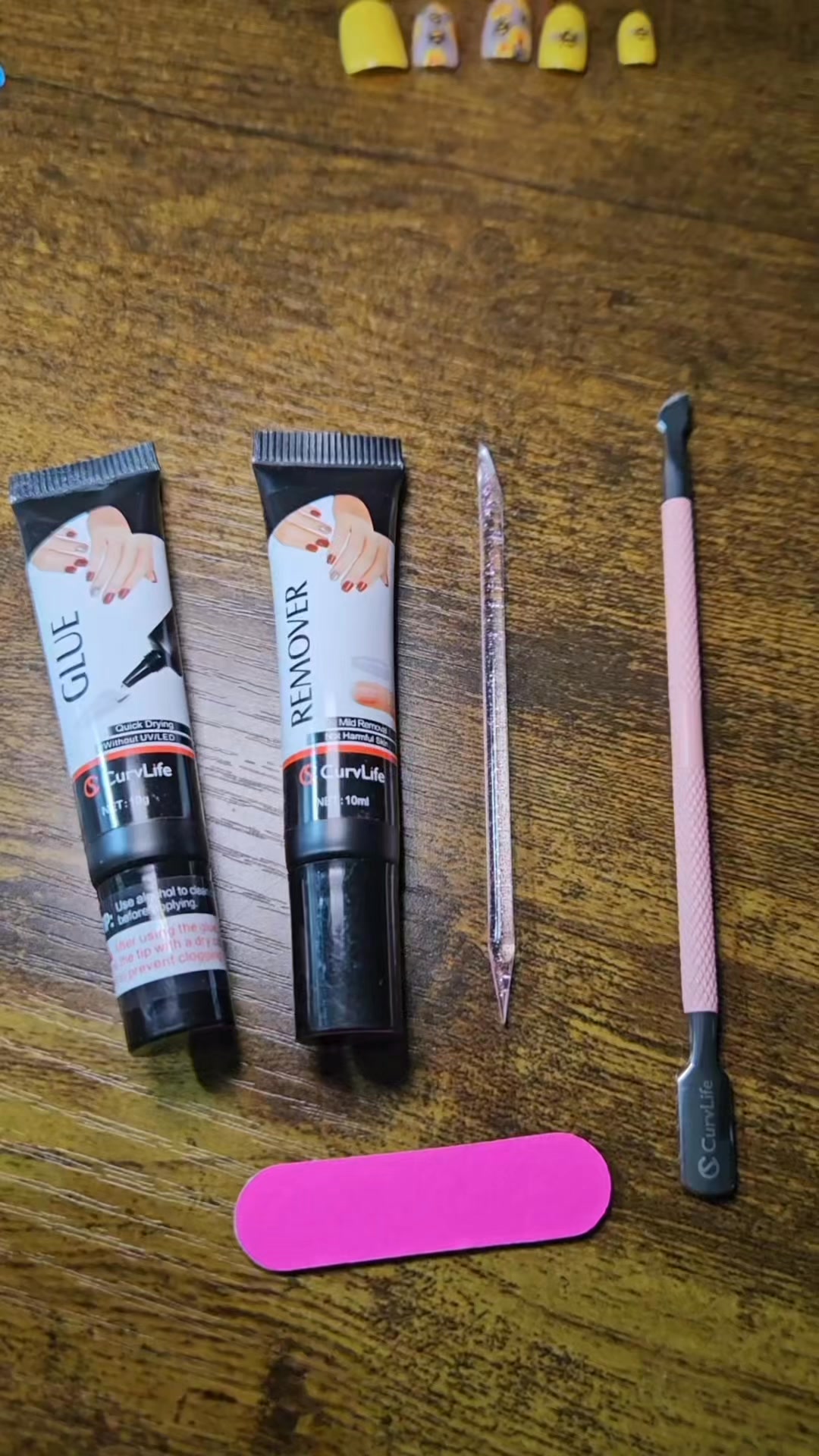 Curvlife.com Facebook ad: Get Strong Glue for Less
