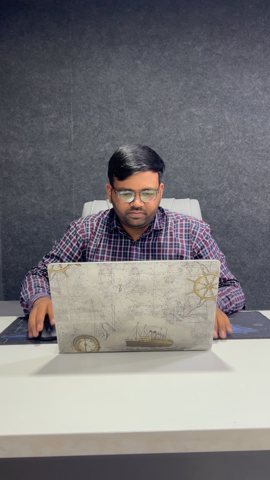 Akash Ecom Surat Facebook ad: E-commerce શરૂ કરતા પહેલાં શીખો