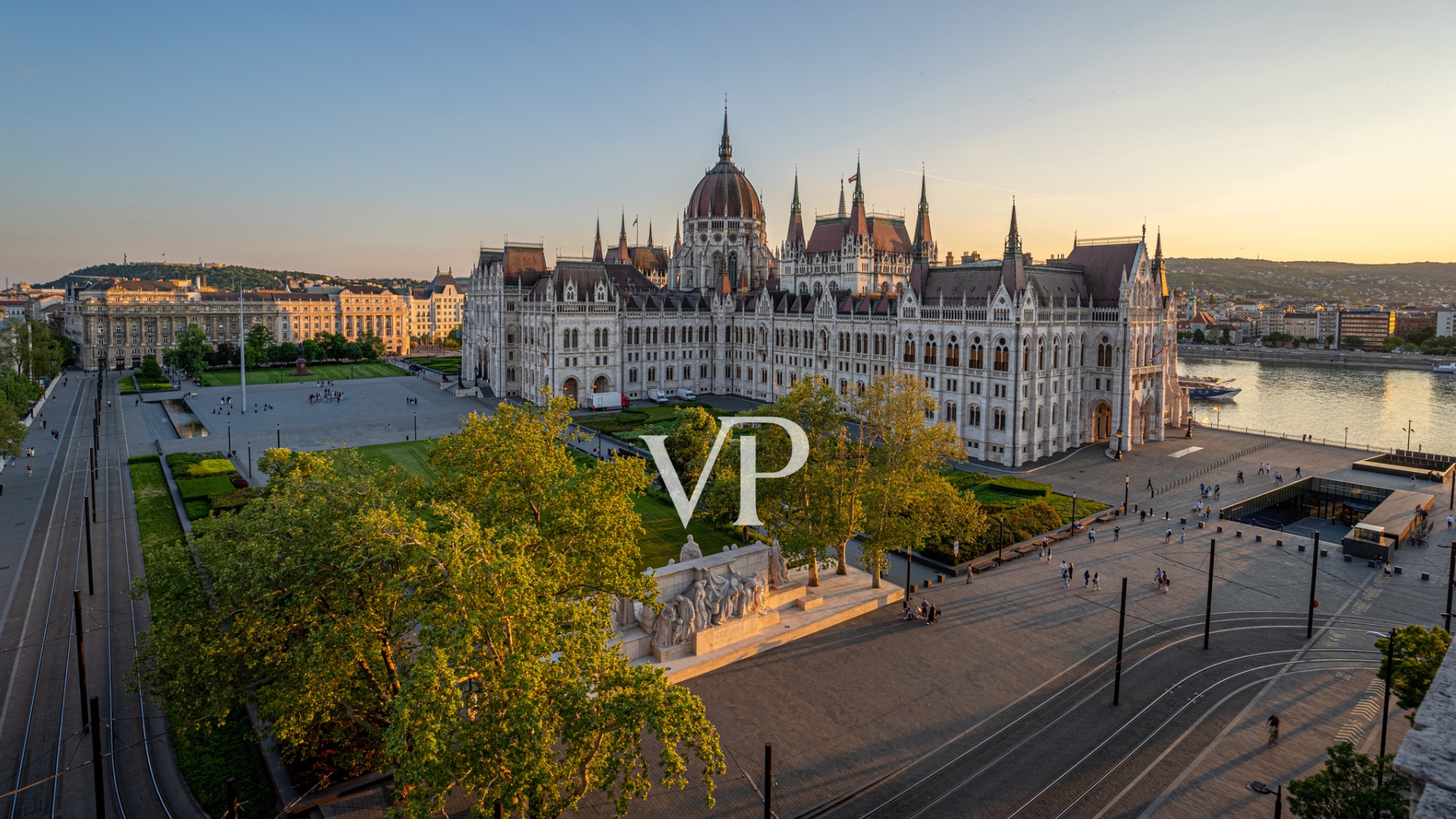 Von Poll Real Estate Hungary Facebook ad: Személyre szabott tanácsadás.