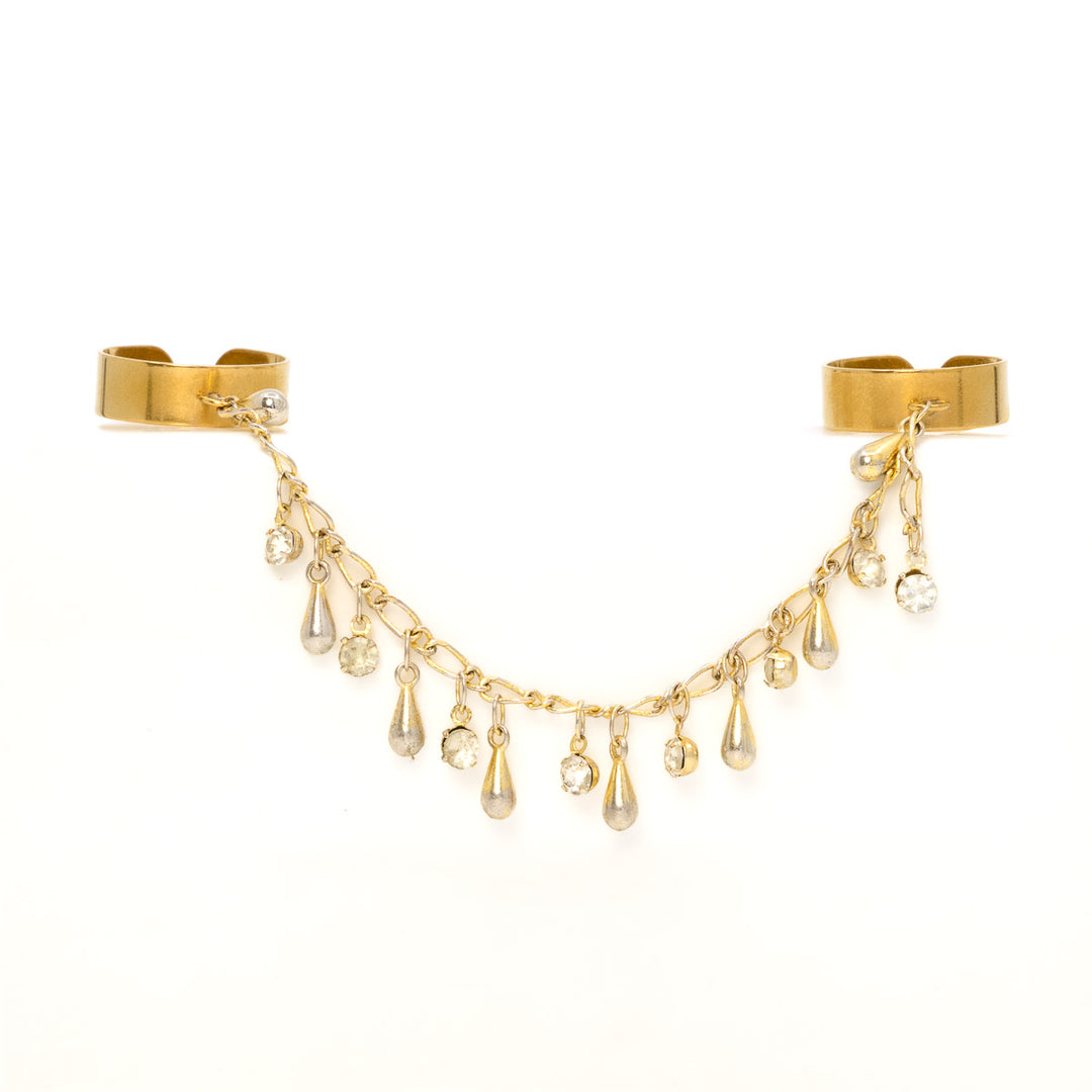 Amoura Jewelers Facebook ad from Apr 22, 2026