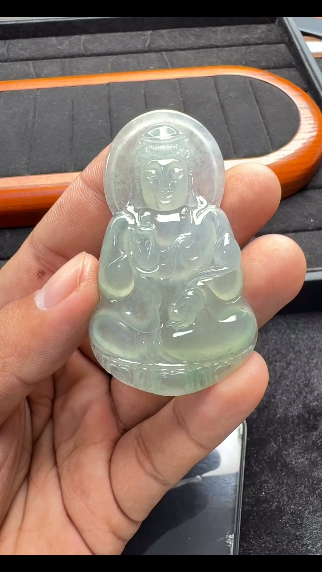 Ye Zar Ni Jade & Jewelry Facebook ad: သဘာဝကျောက်စိမ်း ရေခဲသား ကွာရယ်ပုံတော် ပန်းပု
