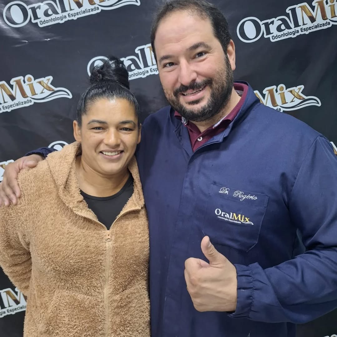 Oralmix Facebook ad: Hoje foi dia de celebrar mais uma conquista…