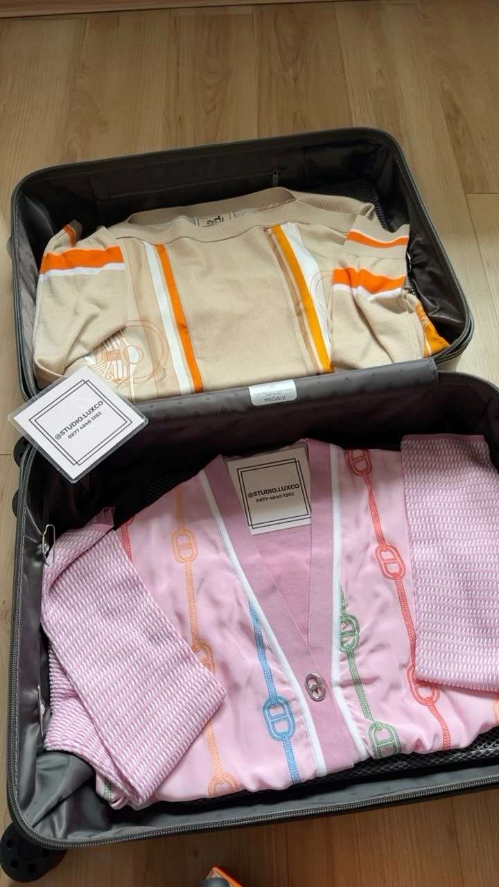 Studio Luxco Facebook ad: Let’s pack your summer getaway outfits with us
