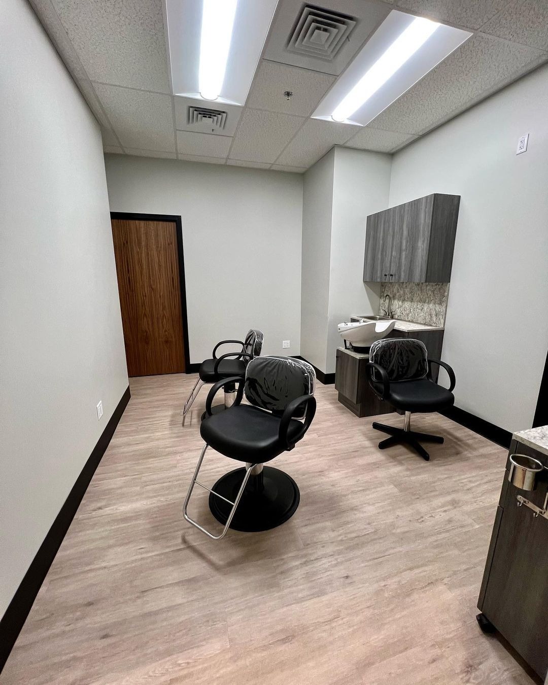 Salons by JC Oak Grove Facebook ad: Coming Soon - Salons by JC Altamonte Springs