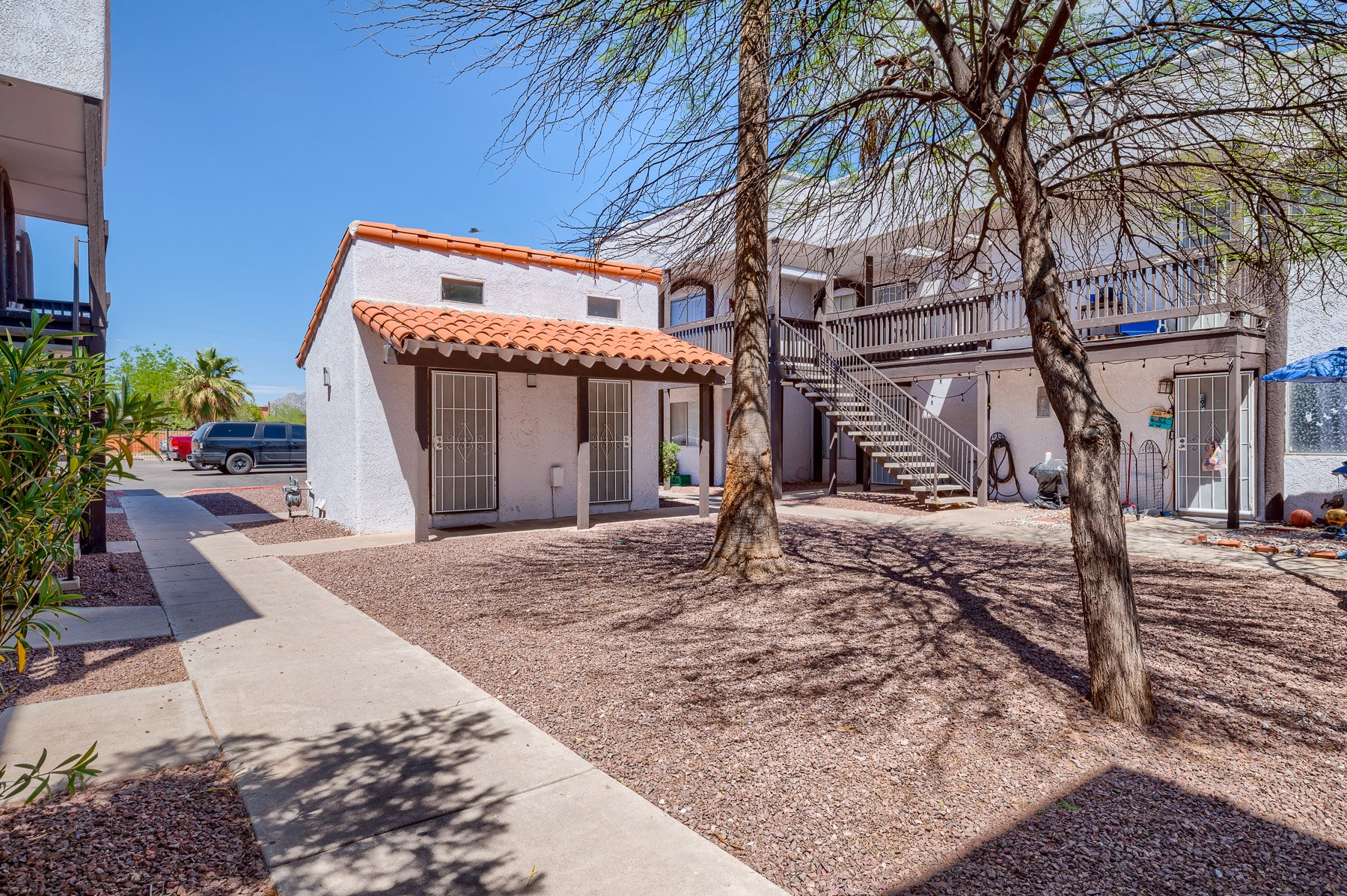 Jessmar Romea Facebook ad: 1 bed 1 bath Flat