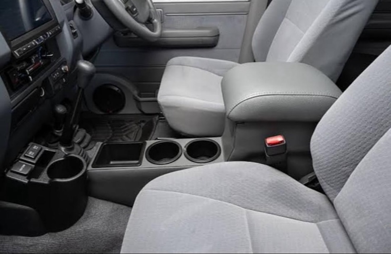 Hang10 Tourer Facebook ad: FOR TOYOTA LANDCRUISER 79/76/78 SERIES HALF LENGTH CENTRE…