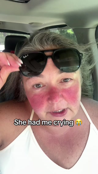 Smooche Facebook ad: The viral skin-tone adapting foundation