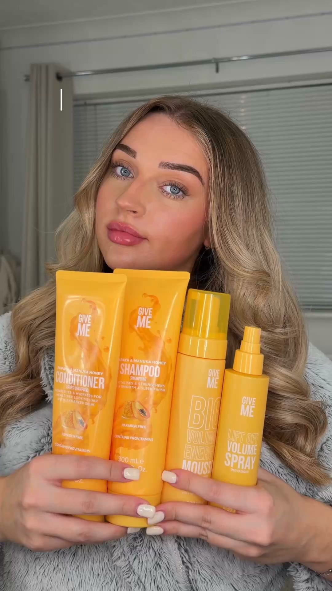 Give Me Cosmetics Facebook ad: Volume That Lasts