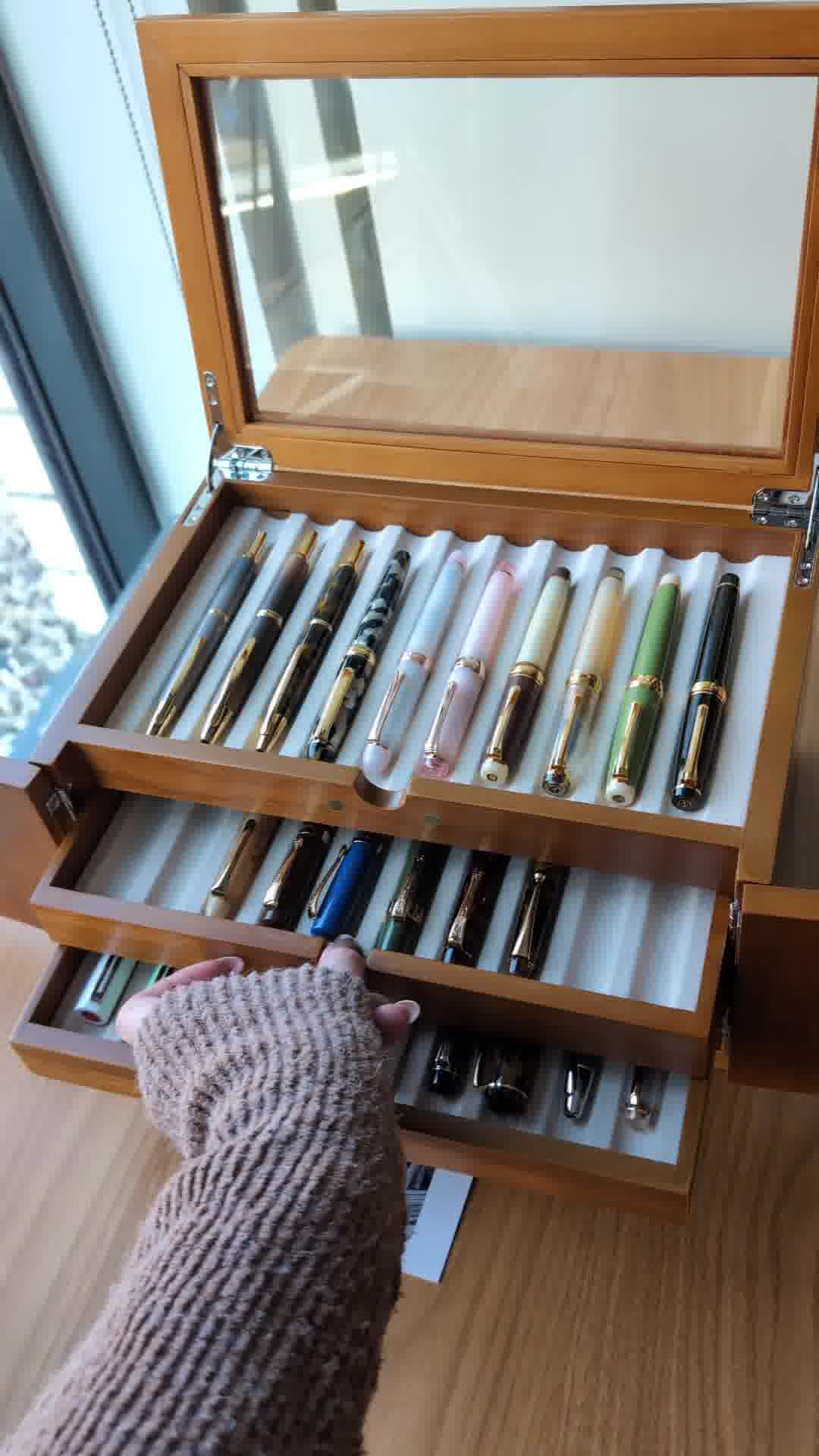 Levenger Facebook ad: A Collector's Essential