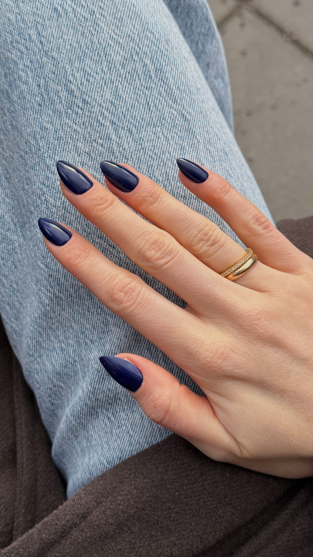 Switch Nails Facebook ad: Modernit press-on-kynnet