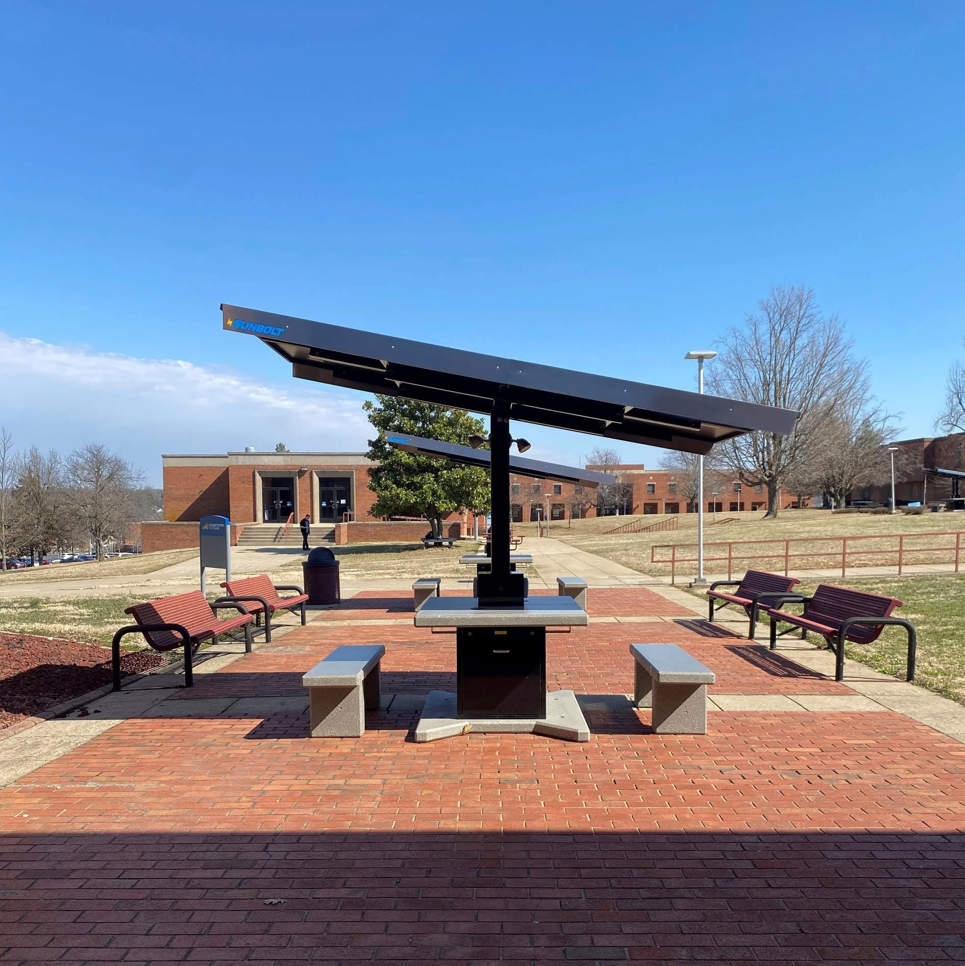 Sunbolt Facebook ad: Take the office outside!